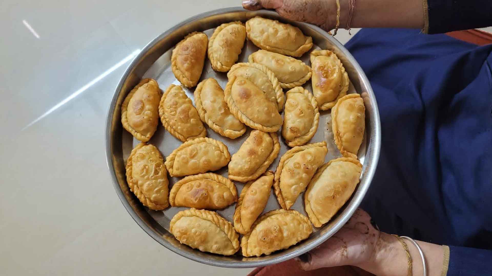 तीज के खास पकवान: गुझिया, ठेकुआ, लड्डू…जानिए सबकी रेसिपी