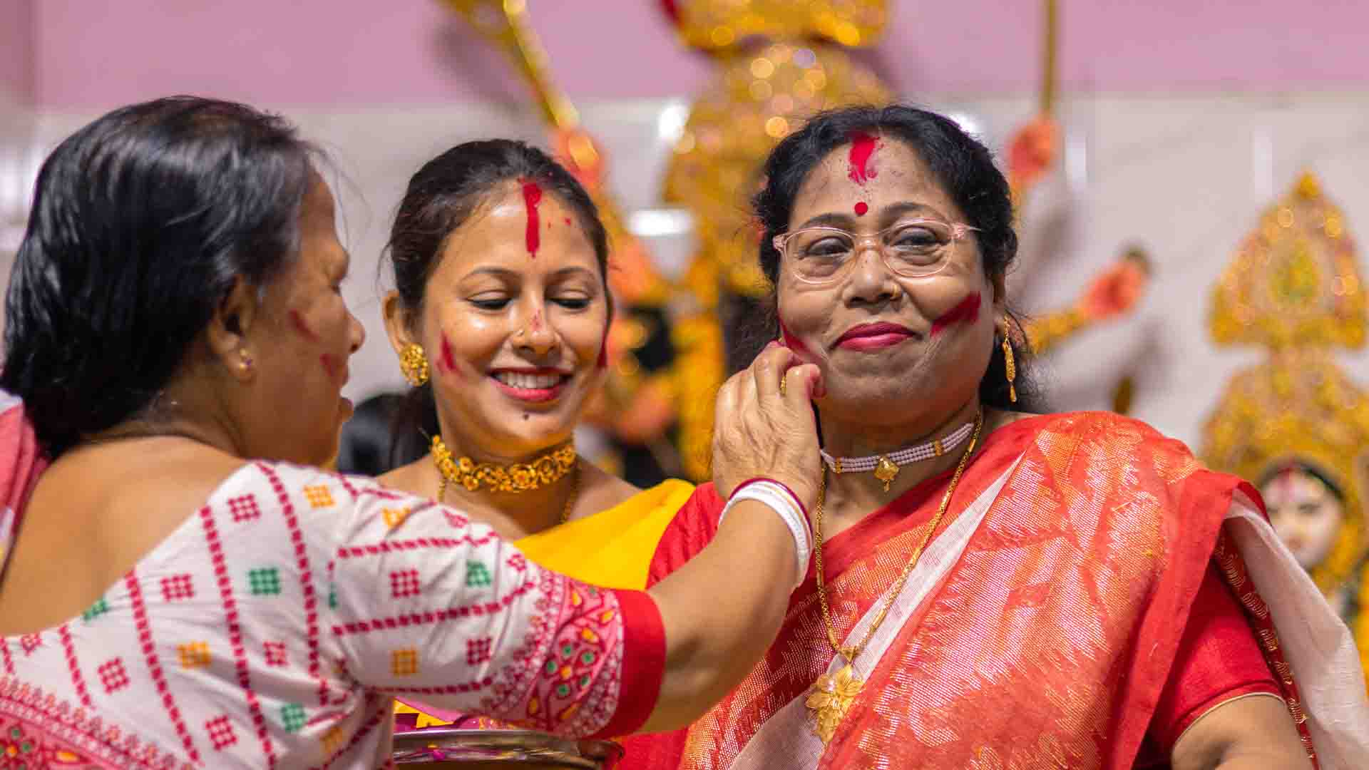 Durga Puaj Special : हर औरत में है मां दुर्गा, जानिए कैसे उनके अस्त्र-शस्त्र आज भी हैं प्रासंगिक