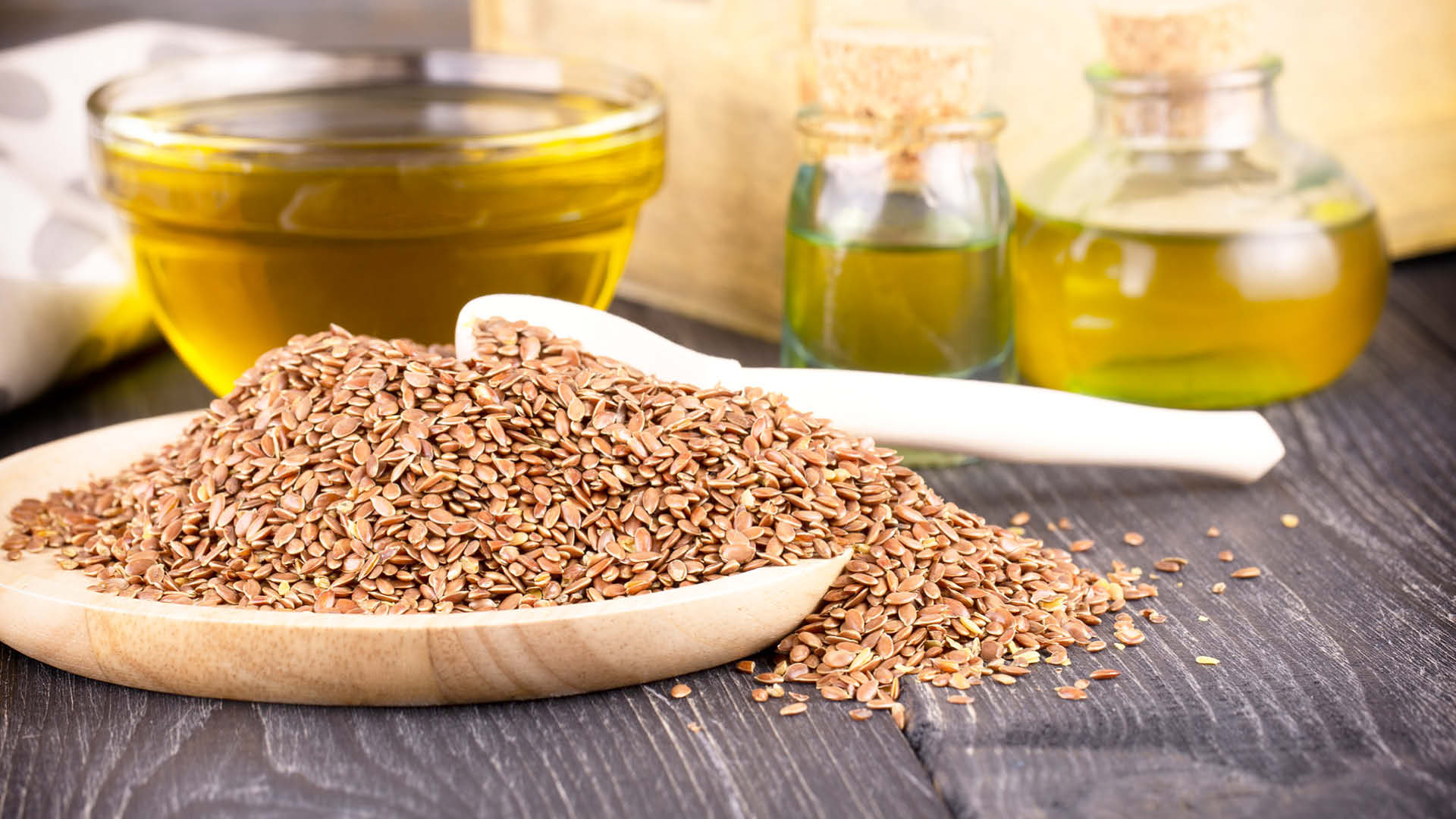 8 Sesame Oil Benefits For Hair & How To Use It
