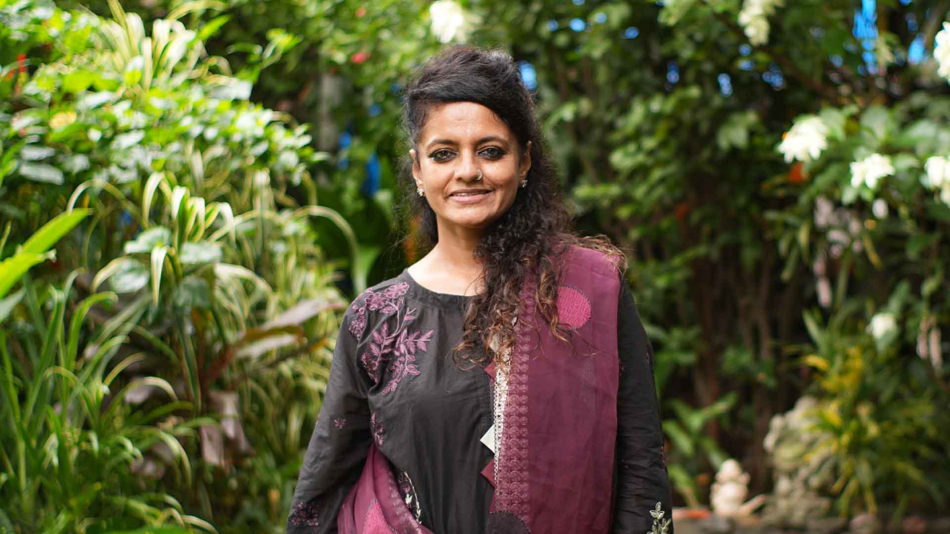 मिलिए 'योगा एट 50 प्लस' की एक्सपर्ट संध्या बोलार से