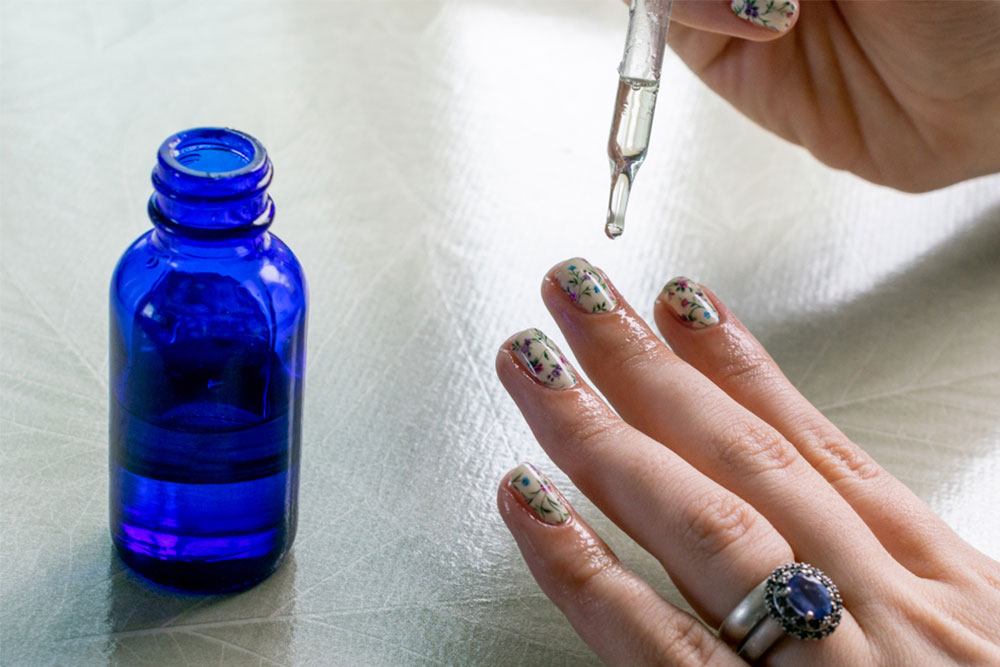 5 Beauty Hacks To Quickly Dry Your Nail Polish | Her Circle