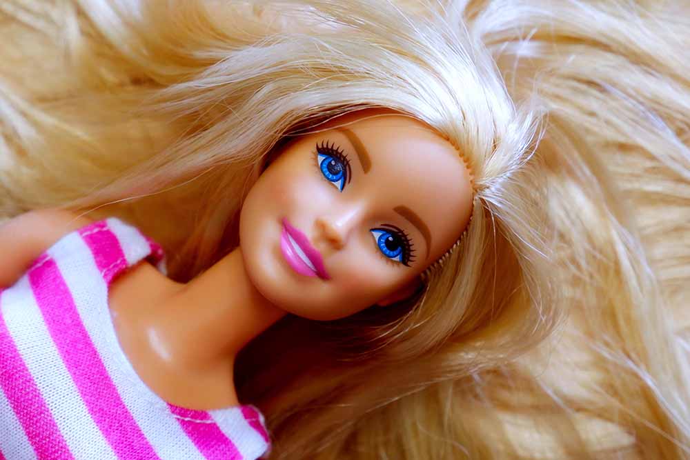Moschino Blonde  Beautiful barbie dolls, Barbie fashion, Barbie fashionista