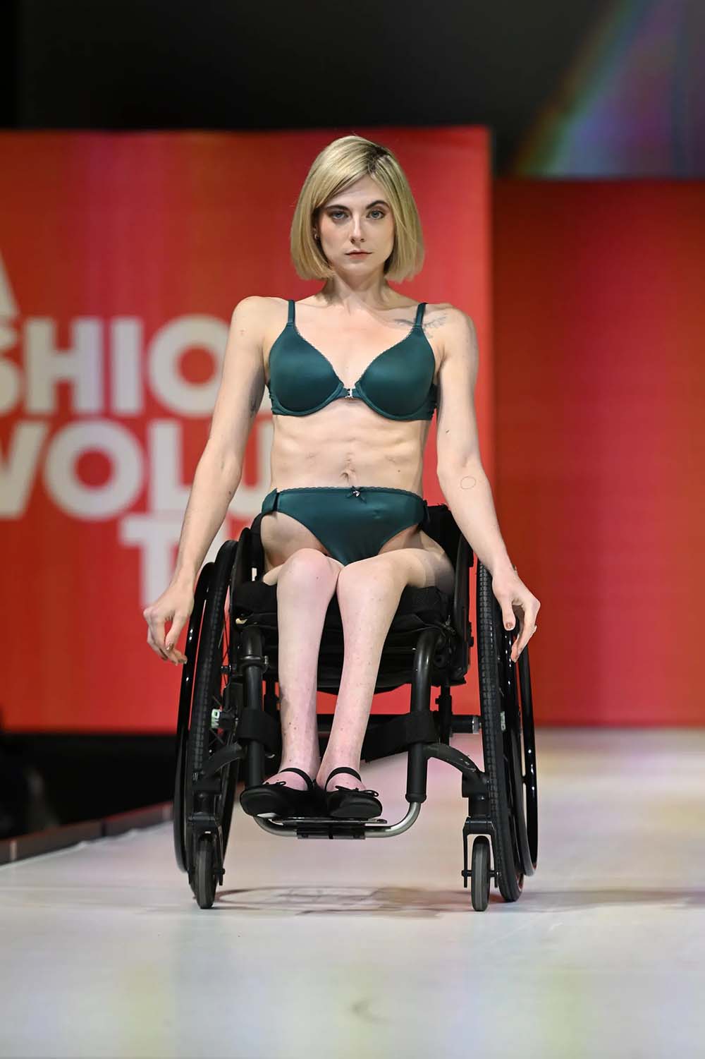  Victoria's Secret: Adaptive Bras